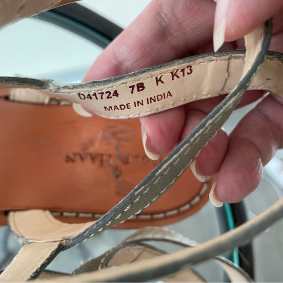 Cole Haan gold sandals with slightly different coloured insoles.  Size 7 US - Picture 10 of 10